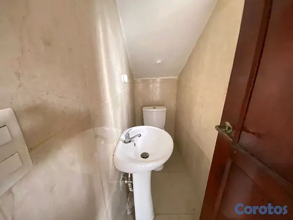casas - Alquilo casa 2 niveles en autopista san Isidro, al lado de la Sirena  15