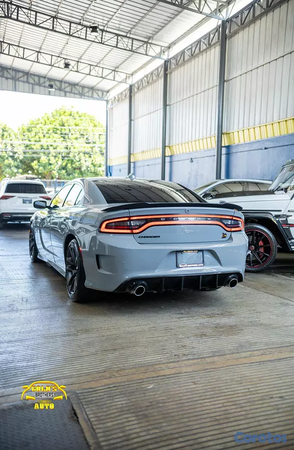 carros - Dodge Charger SRT 392 Scat Pack 2021 Clean Carfax 3