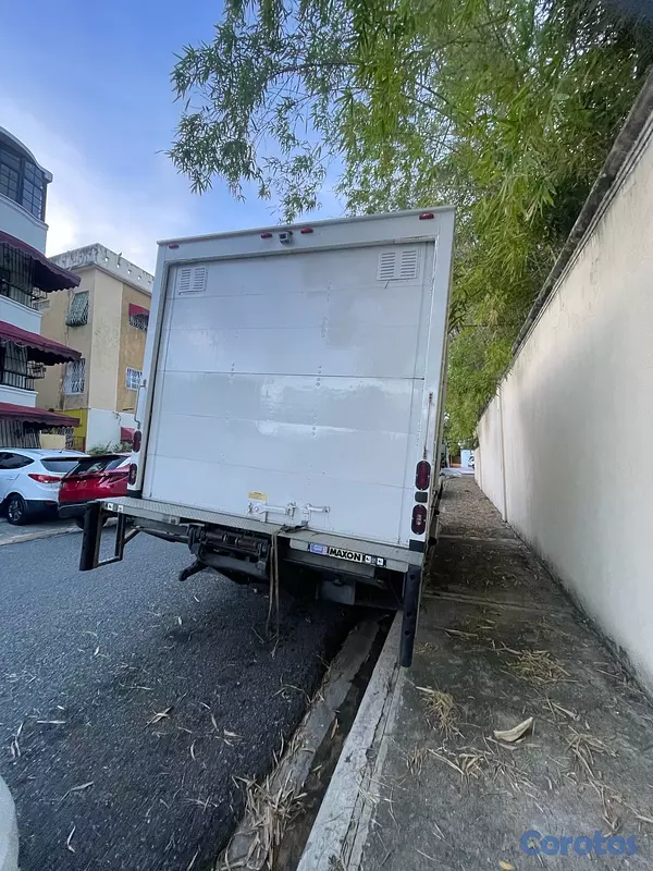 camiones y vehiculos pesados - camión Isuzu NQR 2018 3