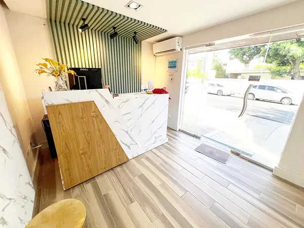 oficinas y locales comerciales - Propiedad comercial céntrica  10