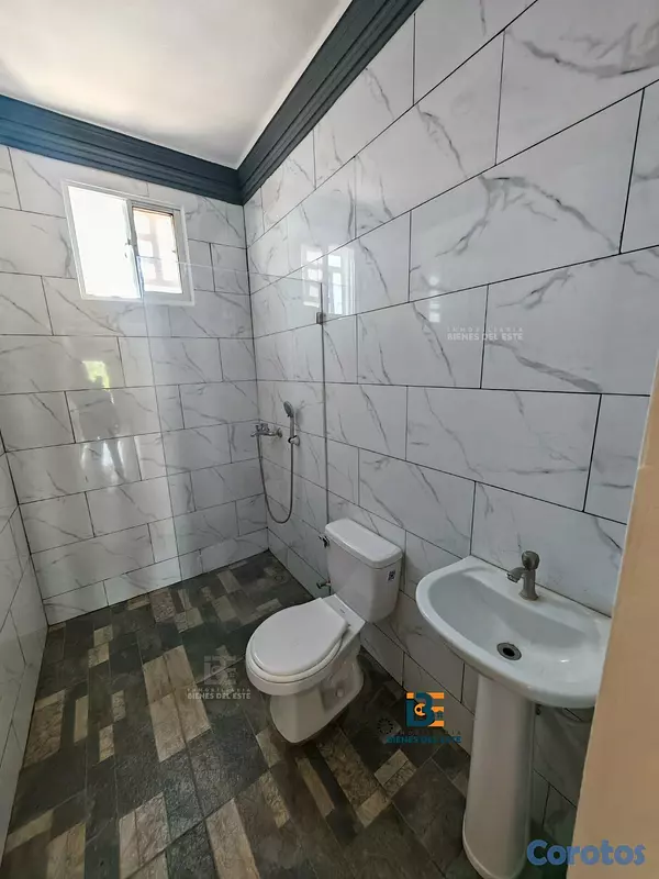 casas - Se Vende amplia Vivienda NUEVA, con mucho patio, u 10