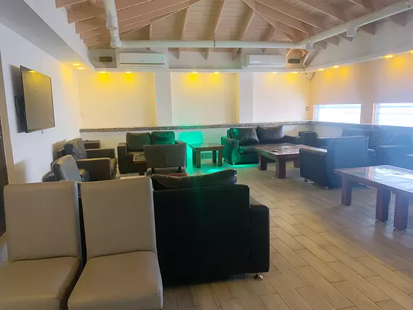 oficinas y locales comerciales - Local comercial en el Millon  6