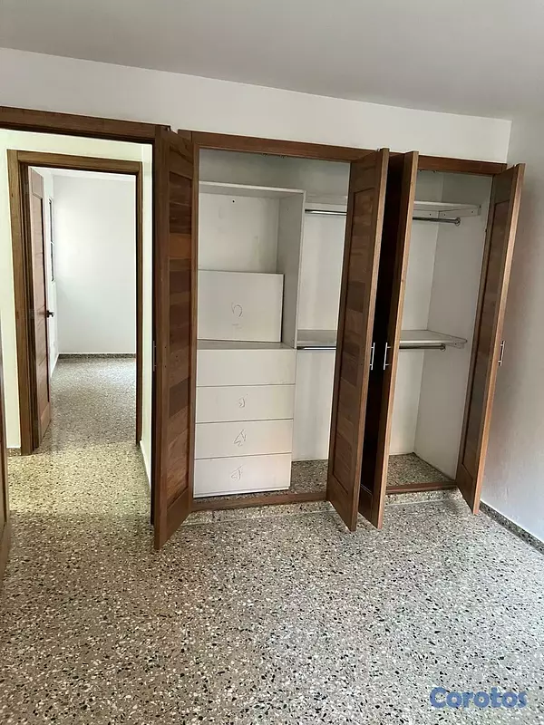 apartamentos - ¡Apto en venta totalmente remodelado. Ave Independencia- 2do nivel!  8
