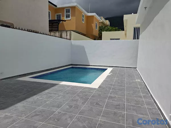 casas - Moderna casa con piscina con una excelente ubicación nueva  2