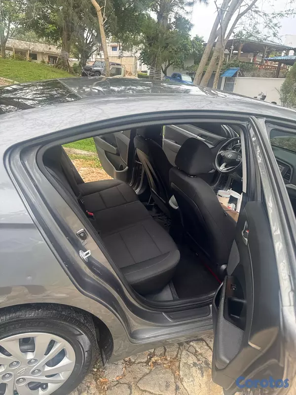 carros - Hyundai Elantra 2020 7