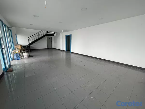 oficinas y locales comerciales - Local comercial en Av. 27 de Febrero 6