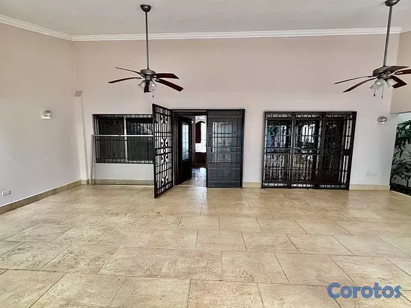 casas - Casa de 3 habitaciones 3 baños en alquiler en Los  15