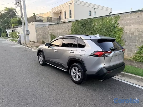 jeepetas y camionetas - Toyota RAV4 LE AWD 2020 3