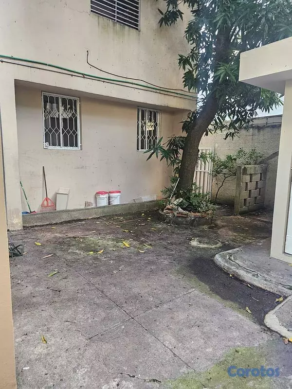 casas - Casa comercial de 315m2 en alquiler en Evaristo Mo 5