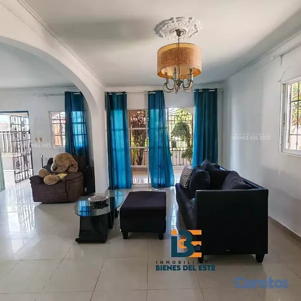 casas - Se RENTA amplia CASA de Tres habitaciones con pati 3