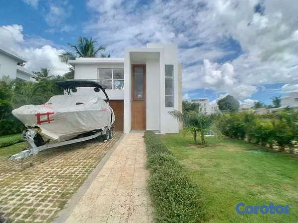 casas vacacionales y villas - Se vende villa a pocos de la playa nueva Romana 2