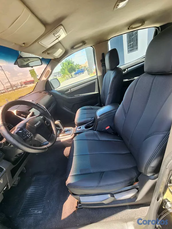 jeepetas y camionetas - 2013 Isuzu DMAX ls full 4x4 
inicial cómodo clean  3