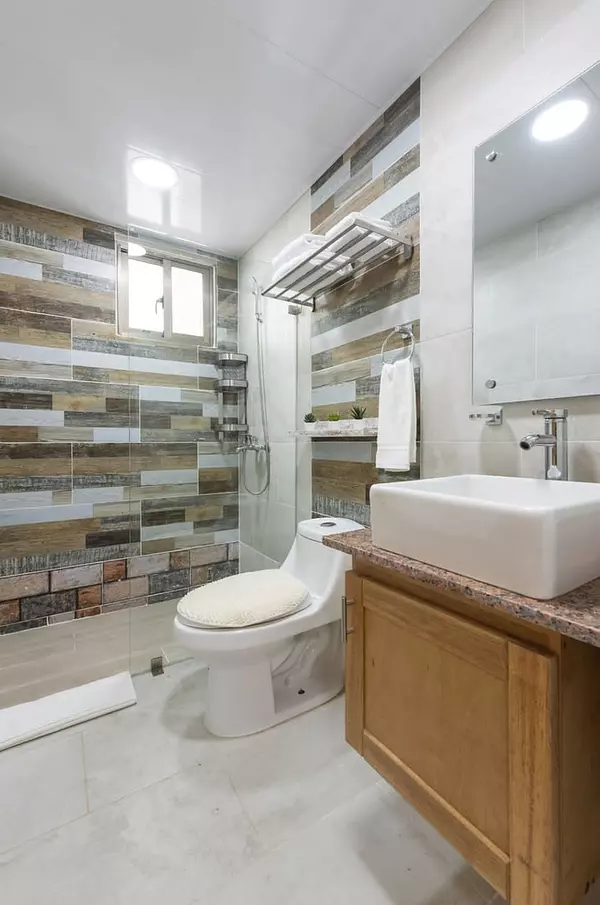 apartamentos - TERCER PISO AMUEBLADO, FRENTE AL CORAL MALL (ALTAGRACIA), AUTOPISTA DE SAN ISIDR 3