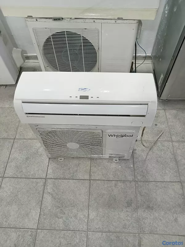 aires acondicionados y abanicos - Aire Acondicionado 24000 BTU Split convencional 8