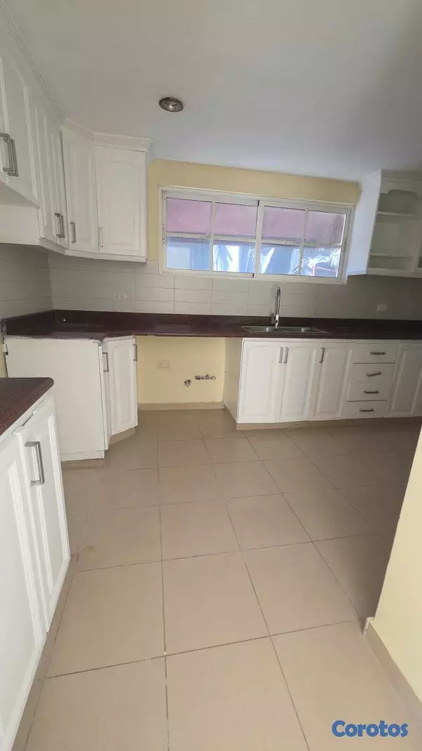 apartamentos - Alquilo en Torre Clásica, Apartamento de 230 Mts, 3hab. con acabados de Primera 3