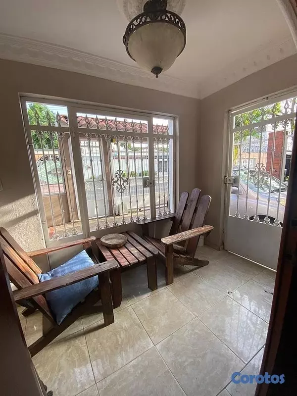casas - Vendo casa de 2 niveles en el sector de Lucerna. Santo Domingo Este 2
