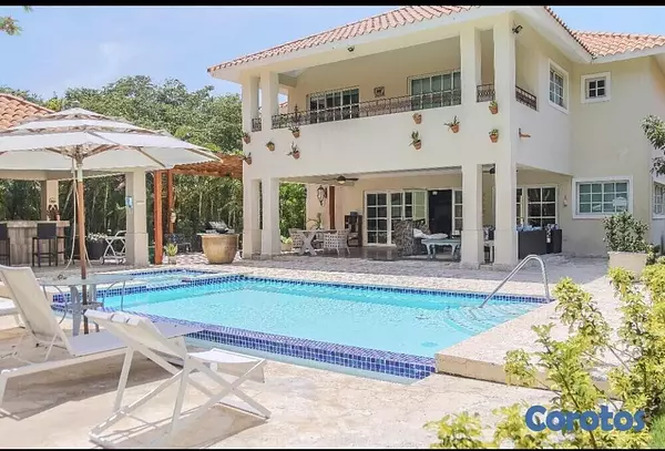 casas vacacionales y villas - Villa de dos niveles en Metro Country Club  10