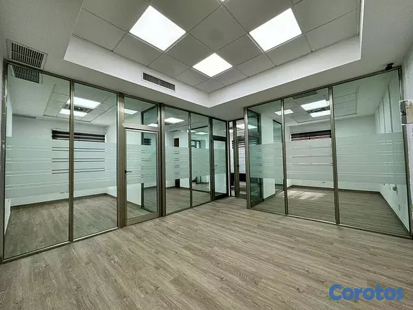 oficinas y locales comerciales - Locales para Oficinas en Ensanche Paraíso Recién r 8
