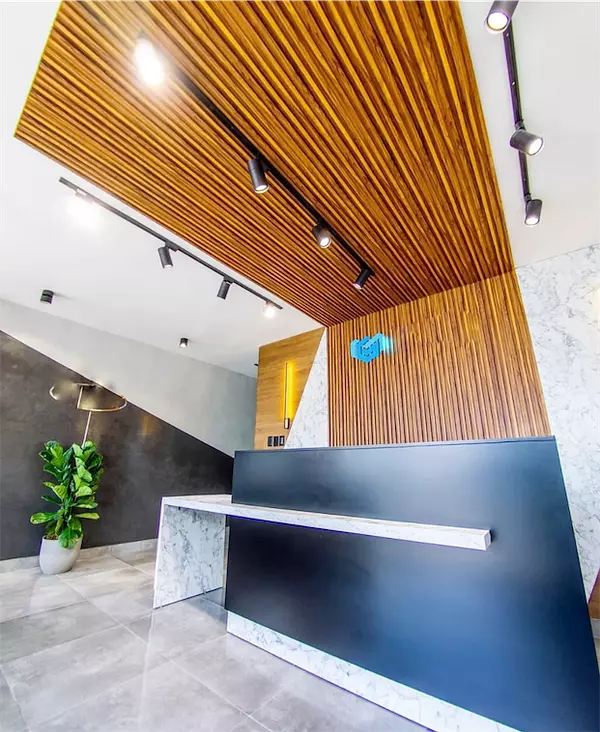 oficinas y locales comerciales - Local céntrico en urbanización fernandez 5