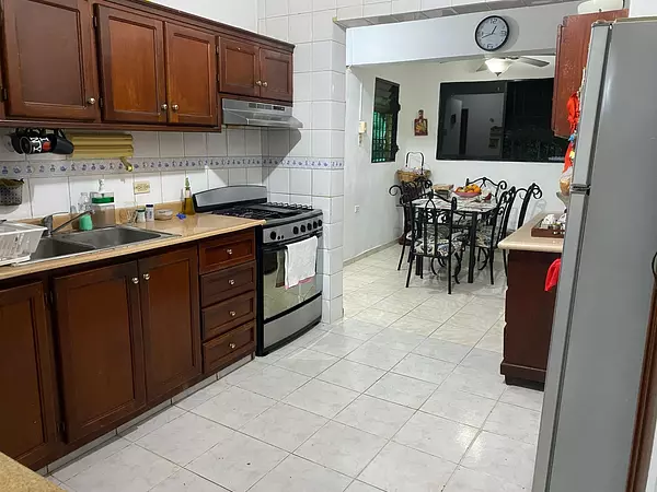 apartamentos - Vendo apartamento clásico de 3 habitaciones en  Bella Vista  5