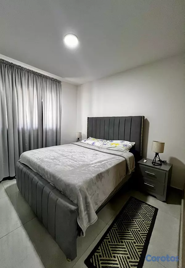 apartamentos - Apartamento 2do Nivel en Ave. Hispanoamericana  10