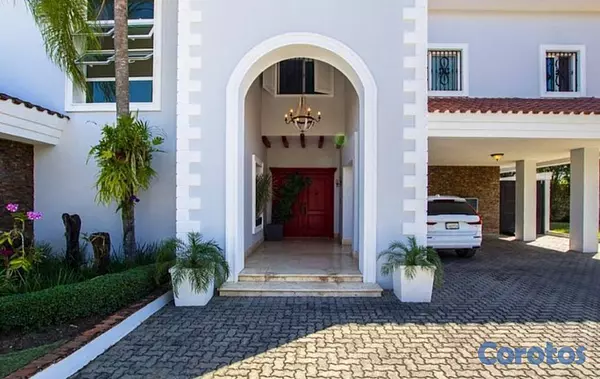 casas - Casa de 4 habitaciones 4 baños en alquiler en Cues 2