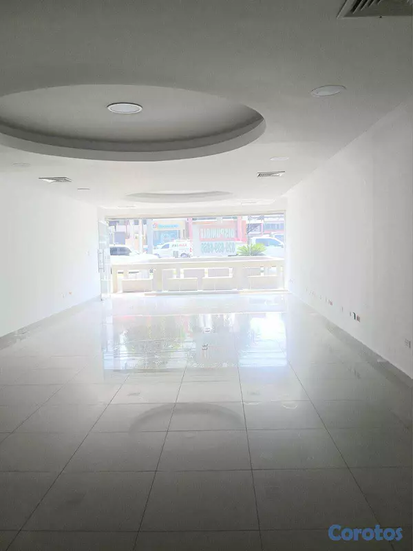 oficinas y locales comerciales - Local Comercial en Alquiler Ave. 27 de Febrero 4