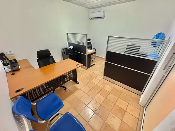 oficinas y locales comerciales - Vendo y alquilo local comercial en Mirador Sur 9