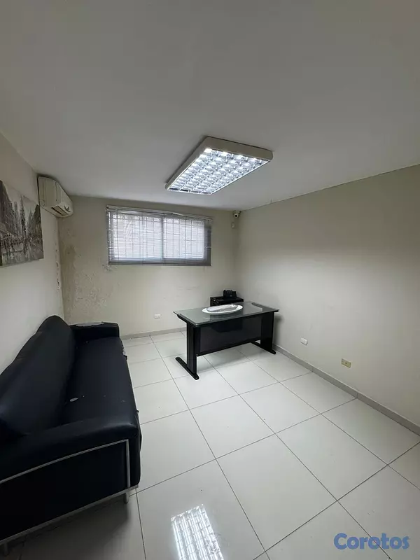 oficinas y locales comerciales - alquiló edificio la Esperilla dos niveles 4 parqueos 4 oficina dos baños 200 mtr 12