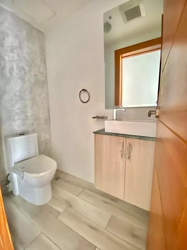 apartamentos - Apartamento en Venta
SERRALLÉS 
USD 270,000.00
Mantenimiento: RD$10,000.00

 3
