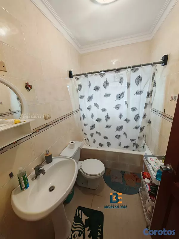 apartamentos - SE VENDE Apartamento con Tres Habitaciones y tres  8