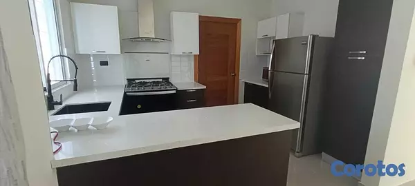 apartamentos - Excelente Apartamento Clásico, calle muy tranquila 6
