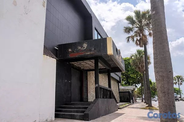 otros inmuebles - Vendo local comercial frente al mar - Zona Univers 9