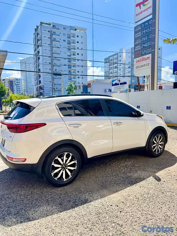 jeepetas y camionetas - Kia Sportage 2018 Única Dueña  8