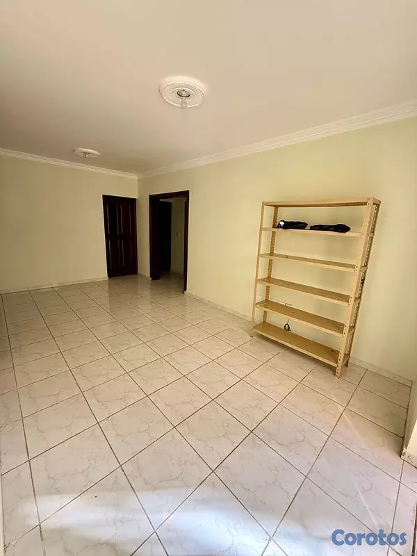 apartamentos - alquilo urbanización real tres habitaciones 2.5 baños dos parqueos lineales  4