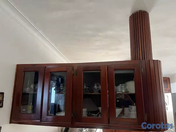 muebles y colchones - vitrina/gabinete aéreo de caoba con puertas de cristal, como nuevo  2