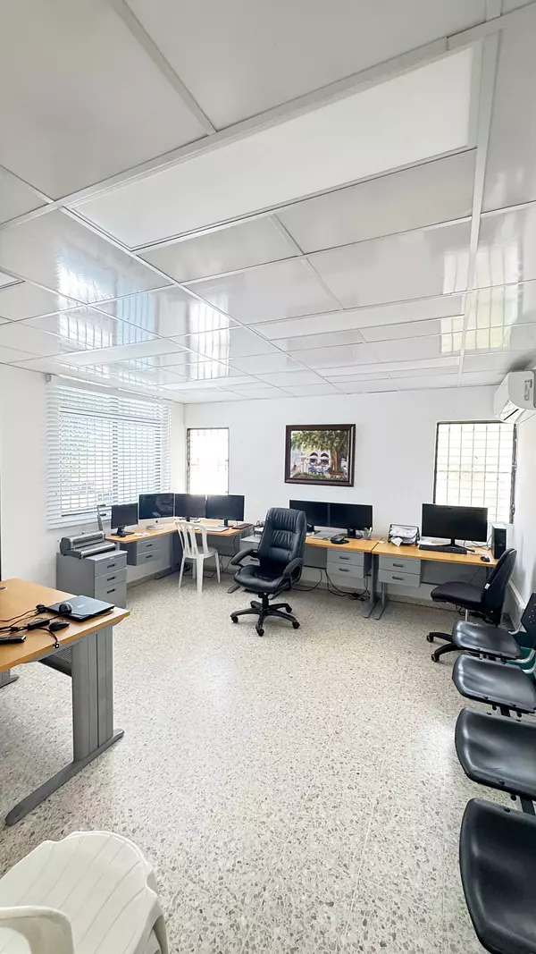 casas - Propiedad comercial  2