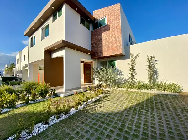 casas - Se vende casa de dos niveles en Ciudad Modelo 1