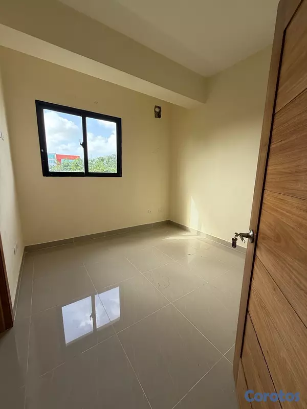apartamentos -  piso 3 en alquiler torre nueva de 3 habitaciones  detrás de mega centro 9