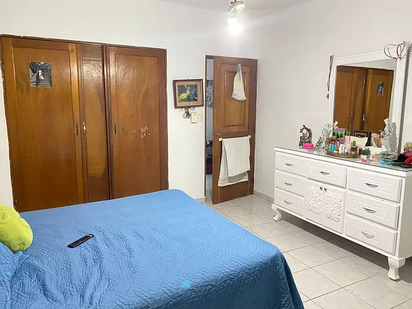 apartamentos - Vendo apartamento clásico de 3 habitaciones en  Bella Vista  6