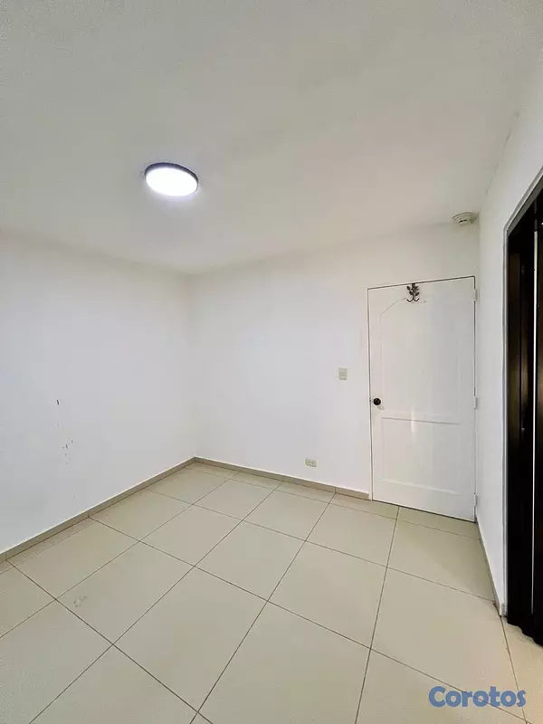 oficinas y locales comerciales - oficina en alquiler / Avenida Sarasota 3