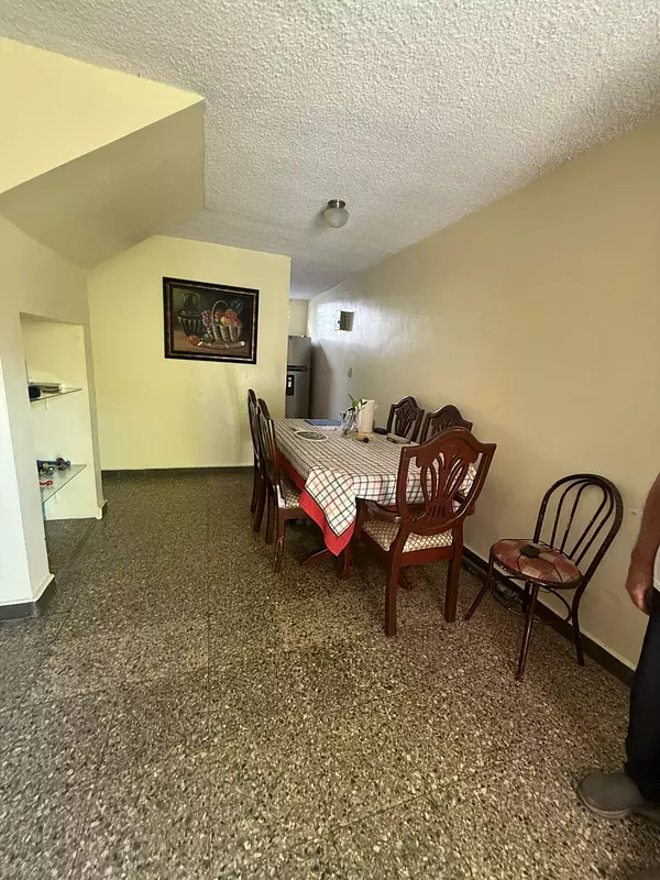 casas - Vendo Casa Duplex en la Independencia 6