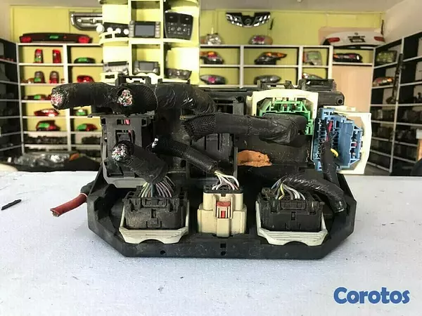accesorios para vehiculos - Dodge Grand Caravan 2013  CONTROL  DE AIRE Y Caja de fusibles 3