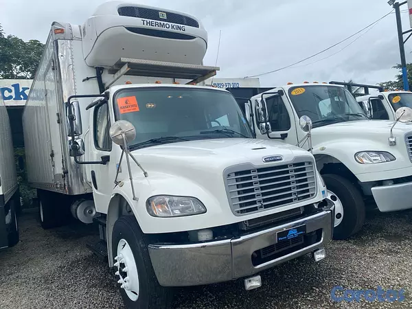 camiones y vehiculos pesados - Camión  Freightliner año 2018 con furgón  de 26 pies 
Recien Importado  8