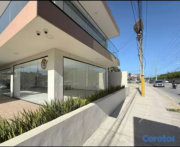 solares y terrenos - Gran local comercial en Bavaro, Punta Cana | Fachada amplia  4