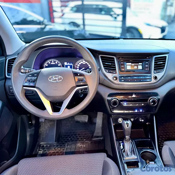 jeepetas y camionetas - HYUNDAI TUCSON GLS 2016 4