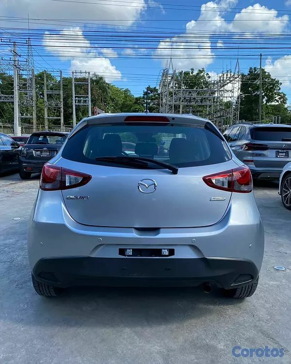 carros - Mazda Demio 2020 5