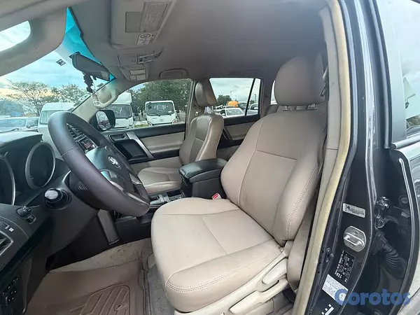 jeepetas y camionetas - Toyota Land Cruiser Prado TXL 2013 9