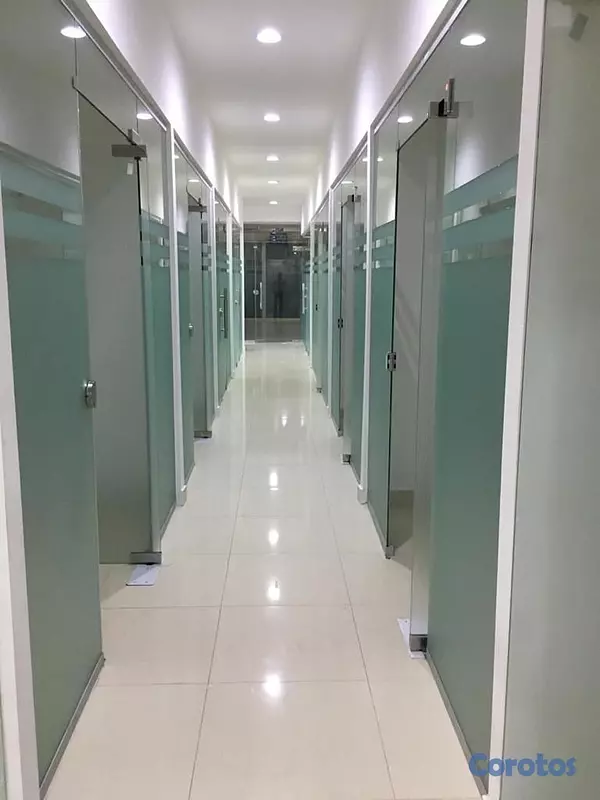 oficinas y locales comerciales - alquilo oficina en malecón  2