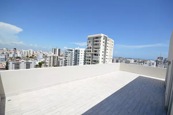 oficinas y locales comerciales - Torre Empresarial en Venta en el Centro de Piantini 10